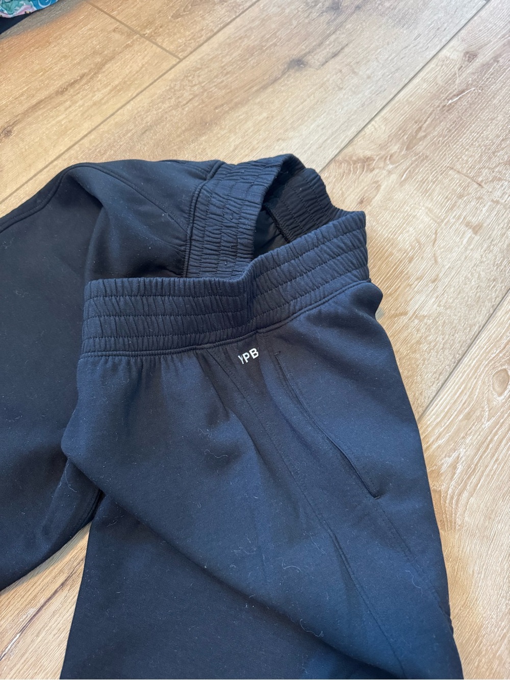Black neoKNIT sweatpants joggers Abercrombie & Fitch YPB Women’s size Medium - Picture 8 of 8